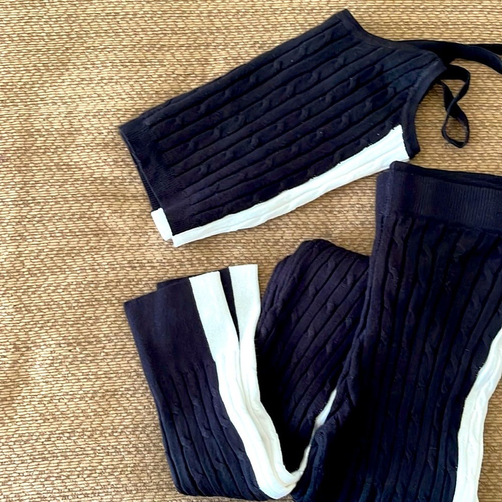 Black & White 2 Piece Set